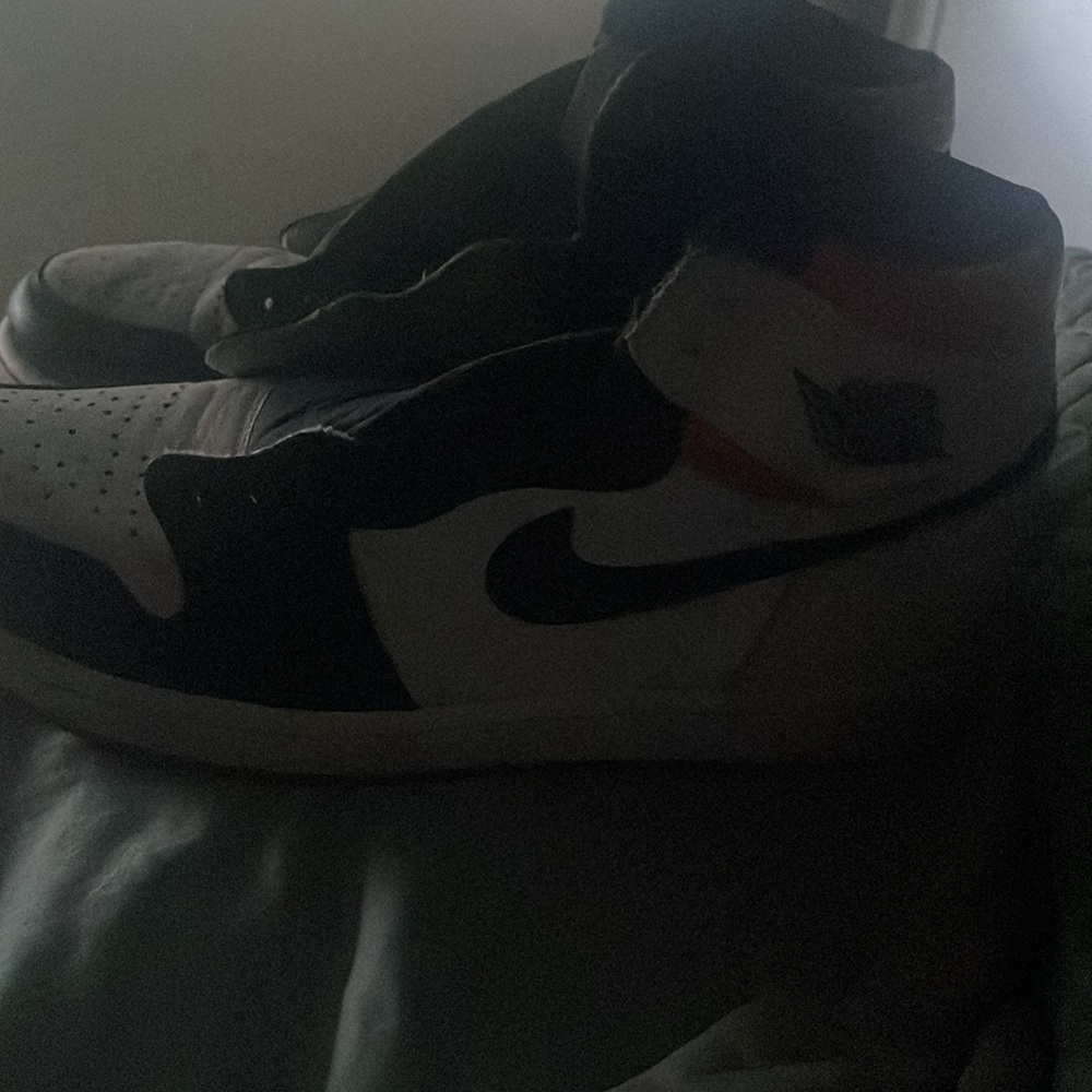 Jordan 1 Electro Orange View 4